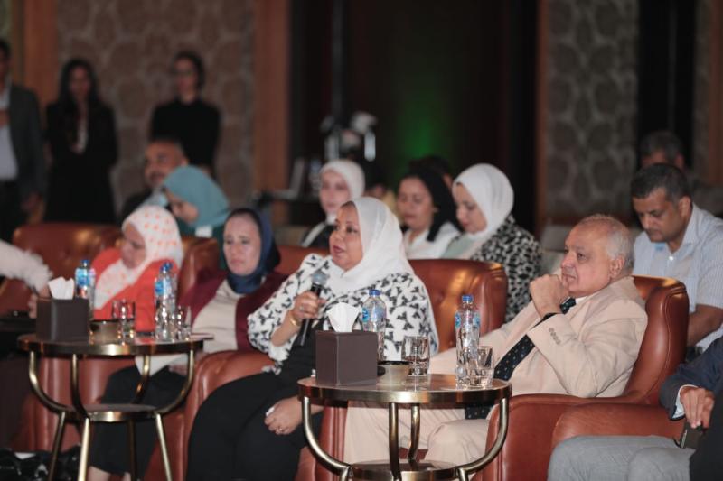 أثناء المؤتمر 