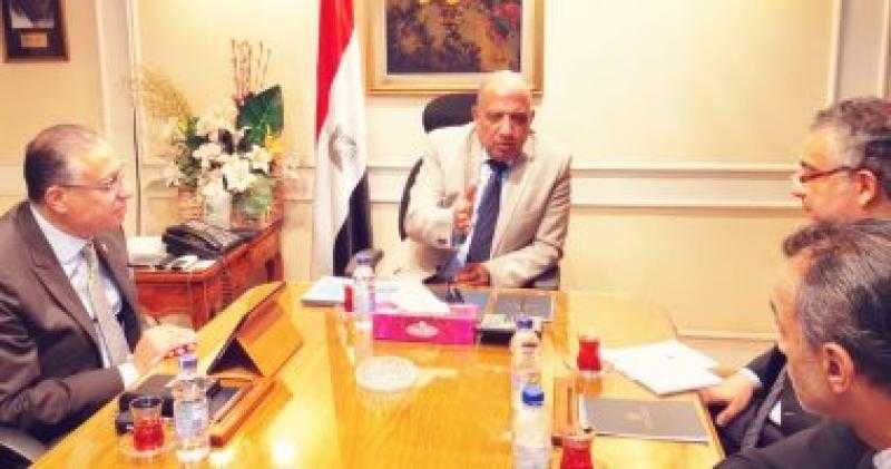 وزير قطاع الأعمال يؤكد أهمية الشراكة مع القطاع الخاص والاستثمار في الموارد البشرية