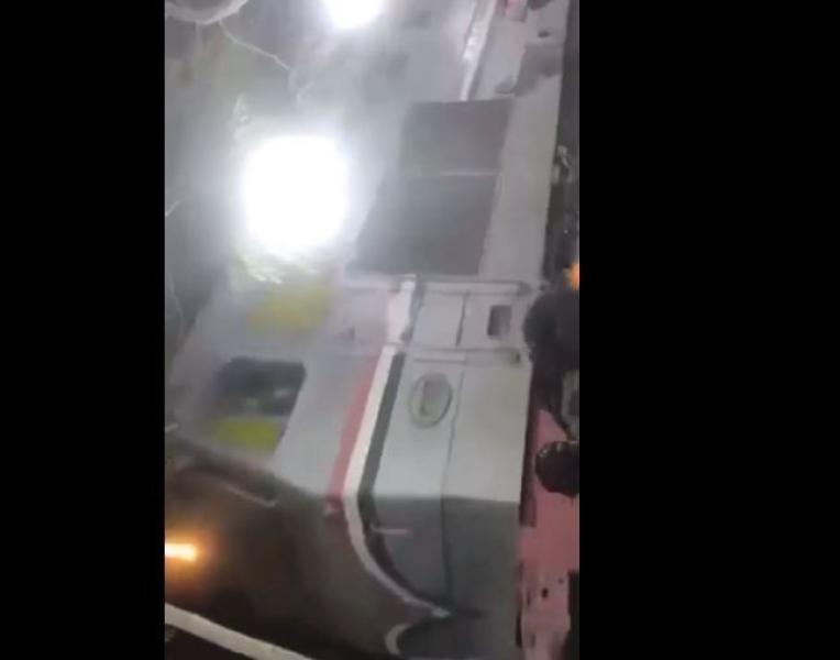 «صباح الفل عليك».. رواد التواصل يسخرون من سائق قطار خرج عن خط السير «فيديو»