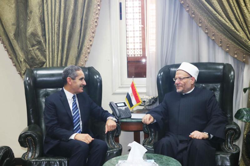مفتي الجمهورية ومحافظ الغربية 