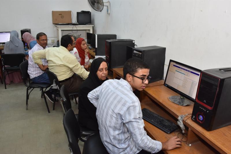٣٧٩٥ طالب يستفيدون من خدمة التنسيق الإلكتروني بمعامل جامعة عين شمس  