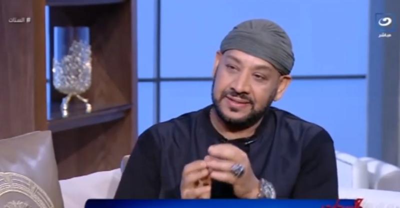 عصام كاريكا: «مليش رسالة في الغناء كان نفسي أبقى مشهور بس» - فيديو