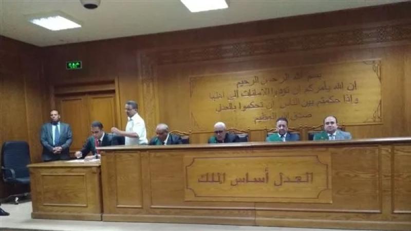 اليوم.. محاكمة 20 متهمًا إخوانيًا متهمين بتهريب الأموال للخارج