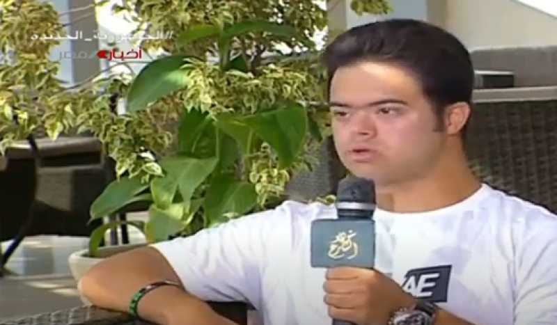 «الحسيني» بعد عبوره المانش يوجه رسالة مؤثرة للرئيس.. فيديو