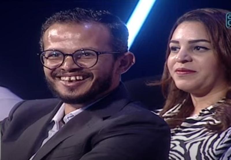 شاهد.. متسابق من ذوي الهمم يقطع شهر العسل لسبب غير متوقع