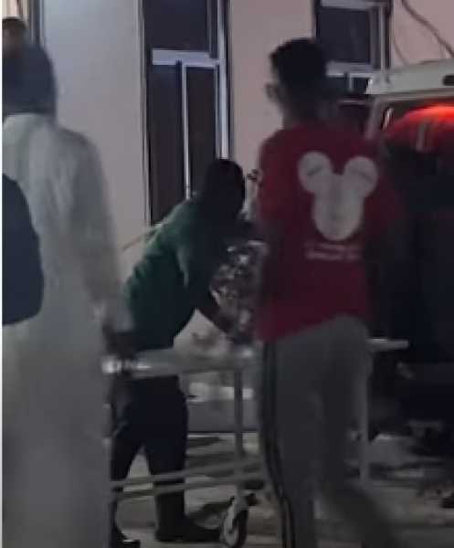 12 قتيلاً.. فيديو يوثق  لحظة هجوم مسلحون على فندق شهير