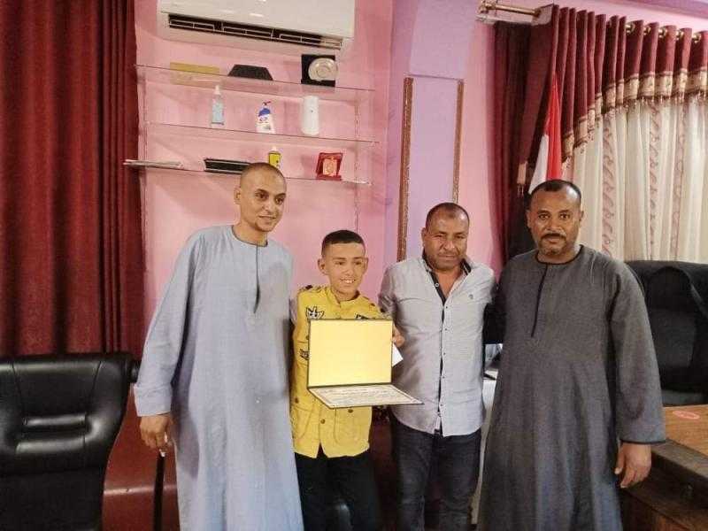 تكريم المنشد الصغير بدشنا