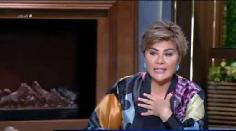 إعلامية تهدد صديقاتها على الهواء: «اللي هتعمل كدا هقطعها» - فيديو