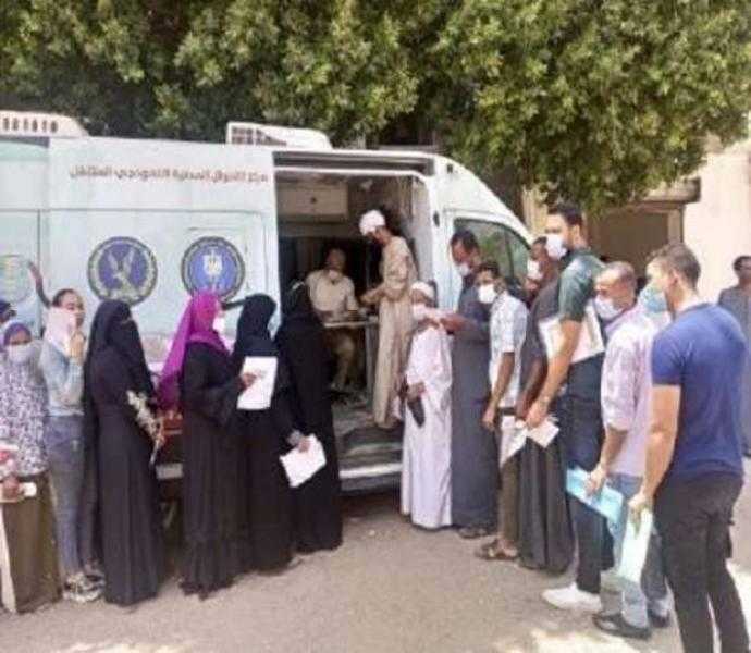 قوافل الأحوال المدنية تستخرج 8 آلاف بطاقة رقم قومي للمواطنين