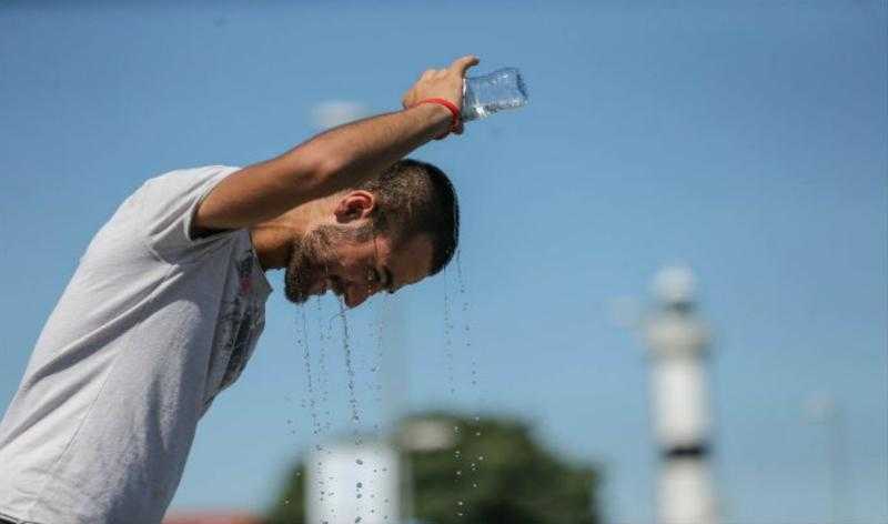 بسبب الحر والرطوبة.. إزاي تتخلصوا من الكسل