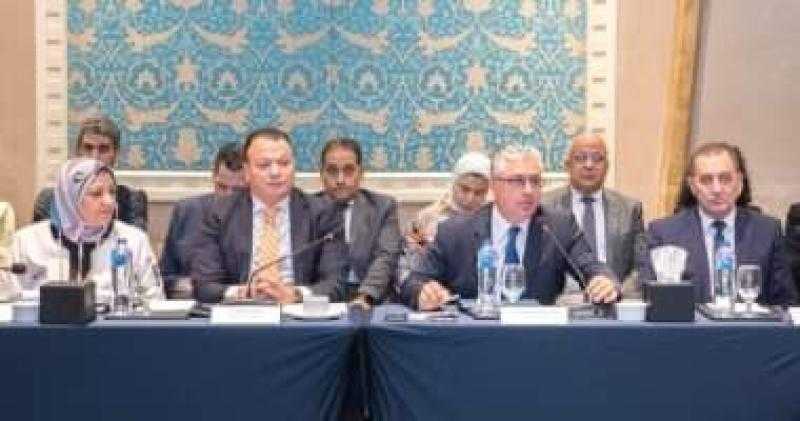 مائدة مستديرة لمناقشة السياسات العامة لمشروعات الوقود الأخضر بالمنطقة الاقتصادية