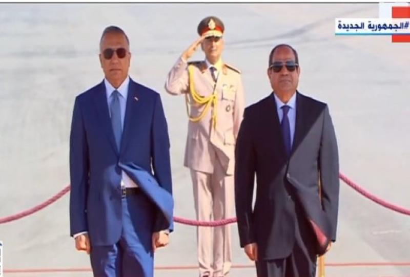 شاهد.. السيسي يستقبل رئيس الوزراء العراقي بمطار العلمين