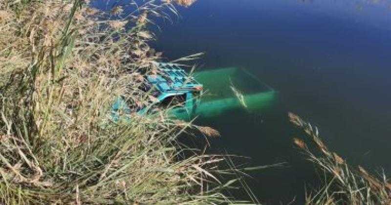 مصرع 3 من أسرة واحدة في انقلاب سيارة بالبحيرة