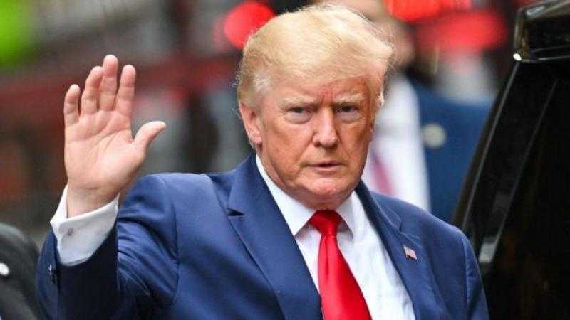 ترامب استخدم 650 ألف دولار لتمويل لوحة لنفسه