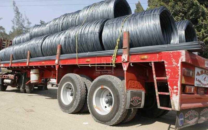 ضبط 30 طنًا من حديد التسليح بدون مستندات لعدم الإعلان عن أسعارها
