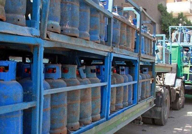 ضبط 400 إسطوانة بوتاجاز و30 طن زيت طعام بحوزة سائق بسوهاج