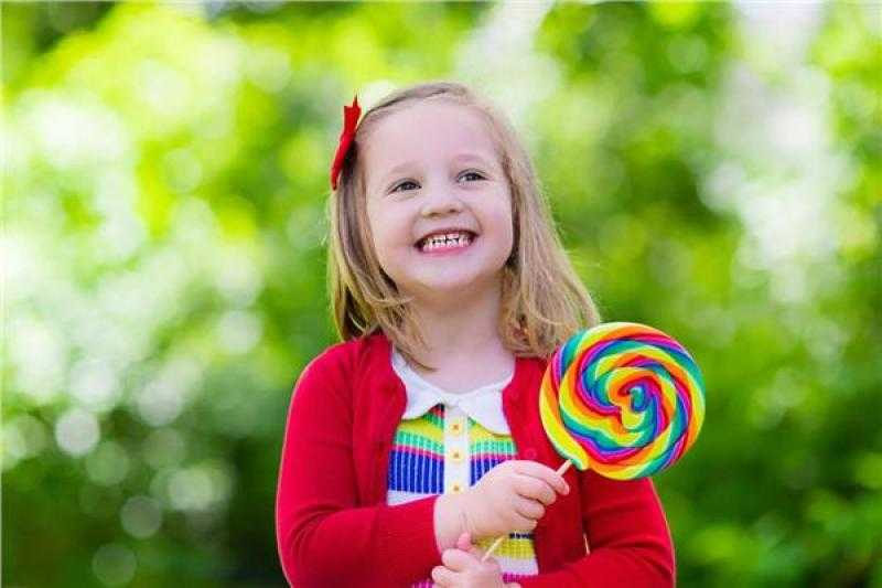 ضبط 38 ألف مصاصة أطفال غير صالحة للاستخدام  «صور»