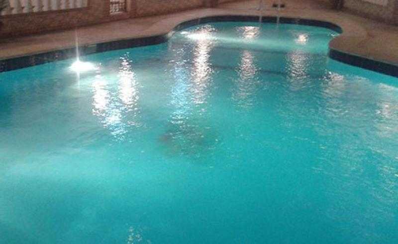 غرق طفلة بحمام سباحة بأكتوبر