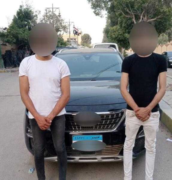 ضبط المتهمين بسرقة سيارة ومساومة مالكها بالمعادي