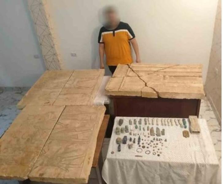 سقوط تاجر آثار بحوزته 79 قطعة بالجيزة