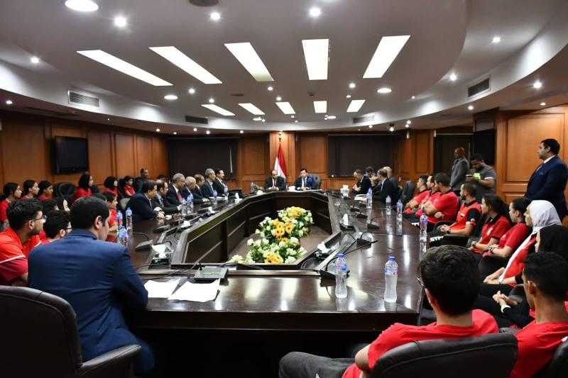 وزير الرياضة يكرم منتخب مصر لتنس الطاولة لحصده 22 ميدالية في البطولات الإفريقية