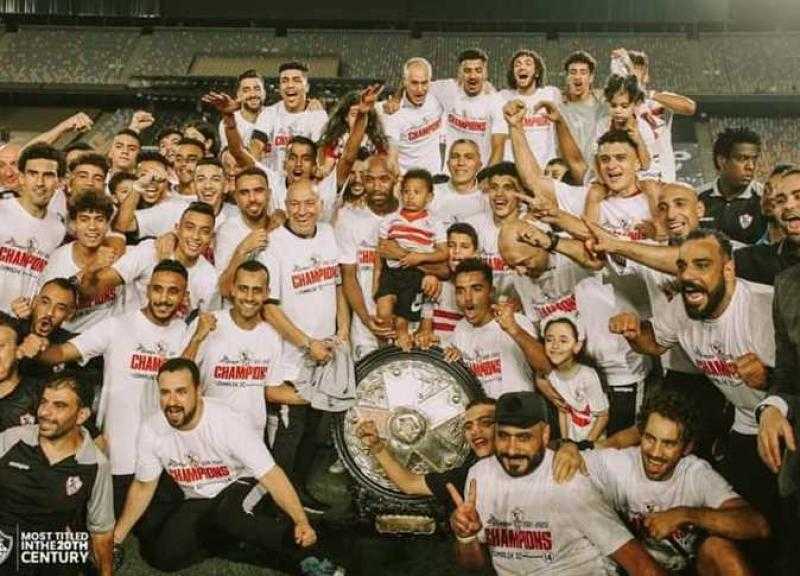 «الكشف مجاني».. طبيب يقدم هدية لـ مرضاه احتفالًا بفوز الزمالك بالدوري «فيديو»