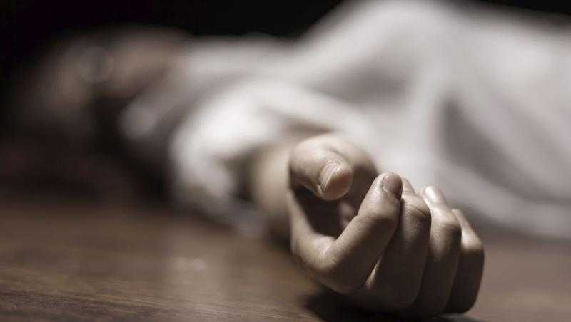 سيدة تربط زوجها بـ «الحبل» لممارسة علاقة محرمة مع عشيقها.. ورد مفاجئ من الزوج