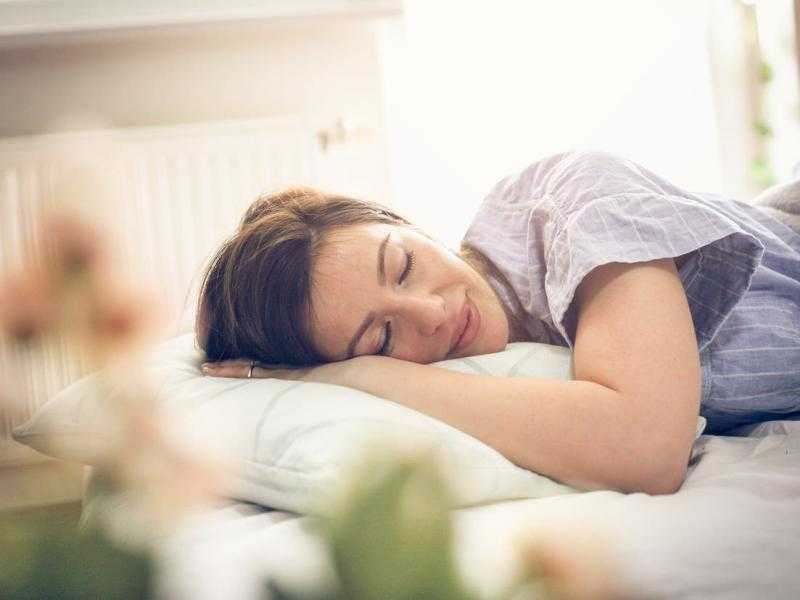 بـ4 طرق.. تخلصي من مشكلة الأرق ونامي بشكل عميق