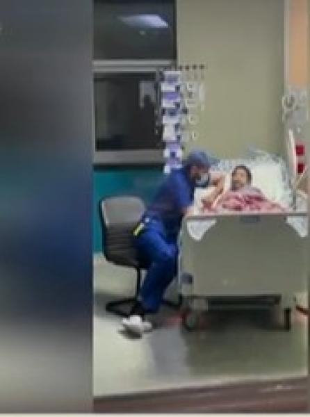 بعد انتشار فيديو له.. ممرض مستشفى 57357: «إحنا مش بناخد رشوة»