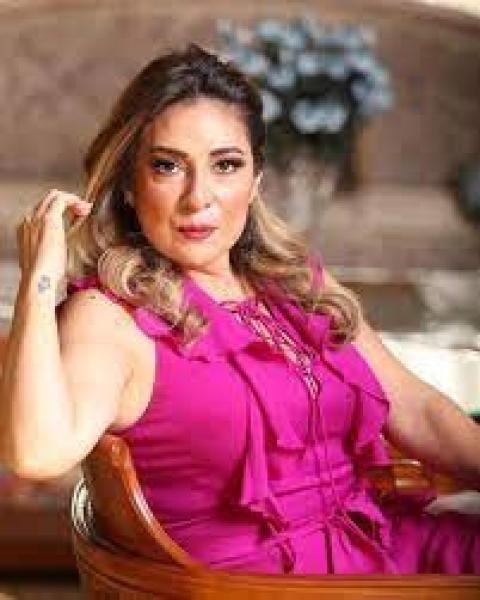 طليقة شريف منير توجه رسالة صادمة لمنتقديها