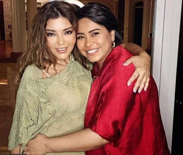 سر زيارة شيرين عبدالوهاب للفنانة سميرة سعيد في منزلها