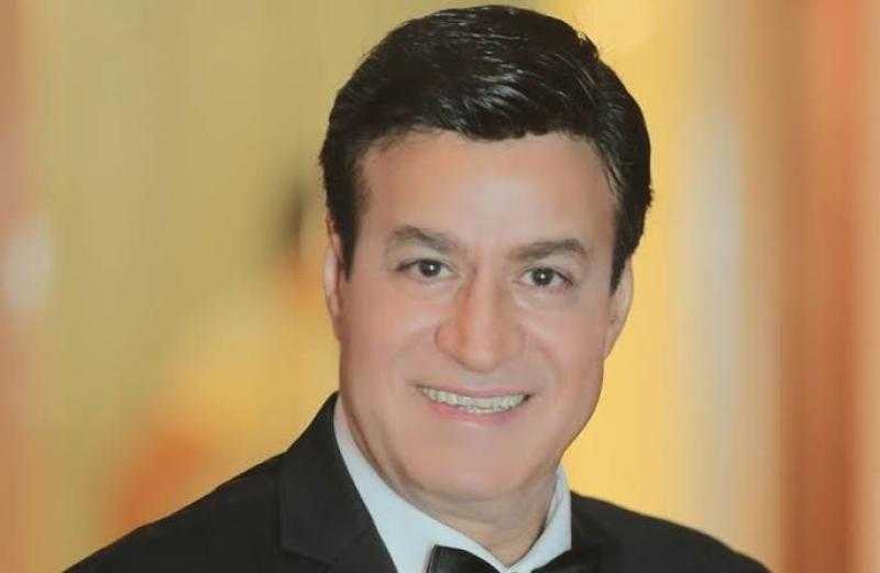 حلمي عبد الباقي يطمئن الجمهور على حالته الصحية