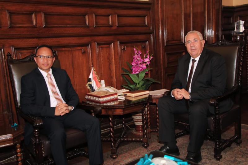 وزير الزراعة يبحث مع وزير المياه بمدغشقر تعزيز سبل التعاون والاستفادة من التجربة المصرية في الزراعة 