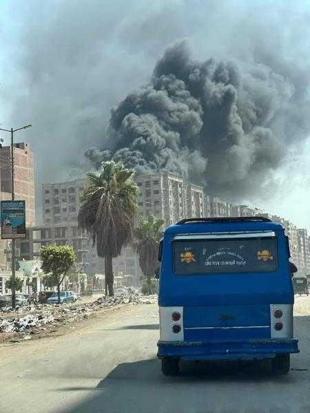 أول صور من حريق ضخم في عمارات أرض الأوقاف في شبرا الخيمة