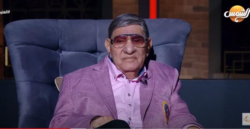 مفيد فوزي: «بكره السوشيال ميديا وبضحك لما يسألوني عن التريند» فيديو