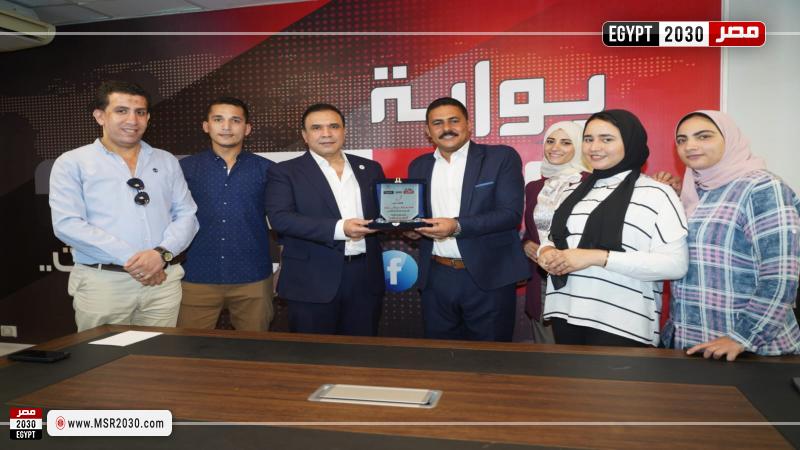 بوابة «مصر 2030» تكرم المهندس مدحت بركات رئيس حزب أبناء مصر