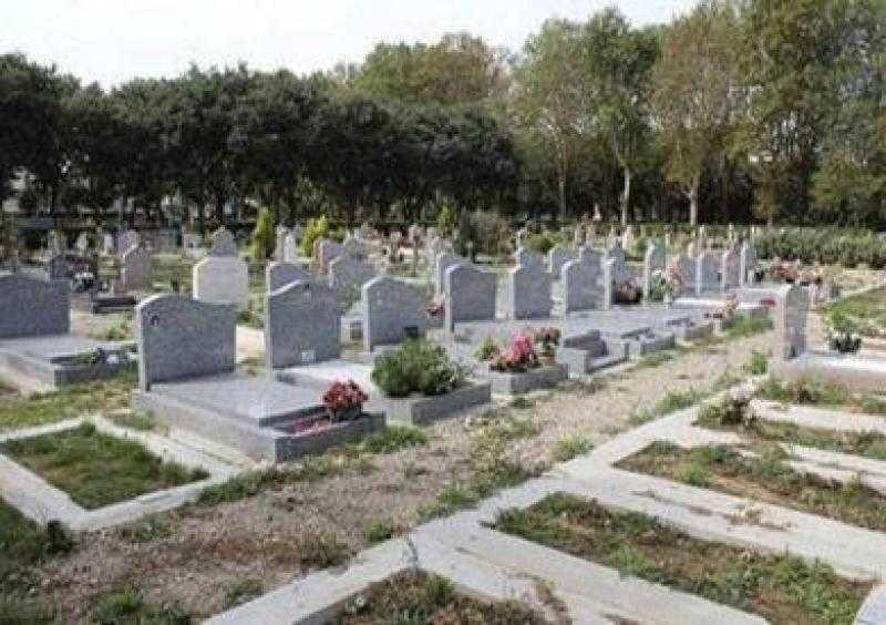 هل يجوز للمرأة الحائض زيارة القبور؟.. الإفتاء توضح