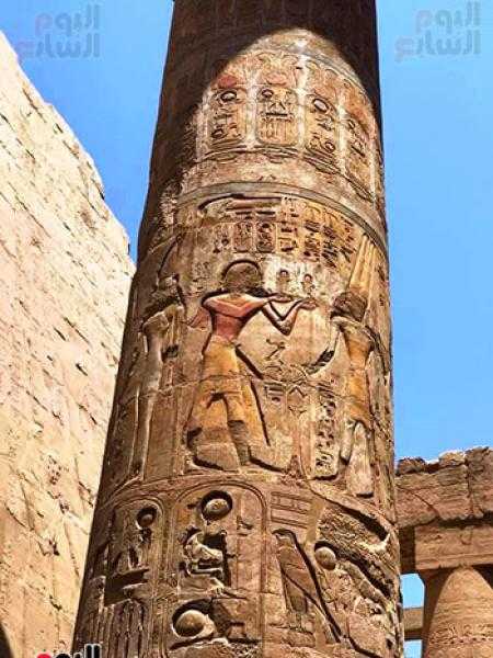 ممنوع استخدام الألوان الحديثة.. تفاصيل ترميم صالة الأعمدة الكبرى بمعابد الكرنك - فيديو