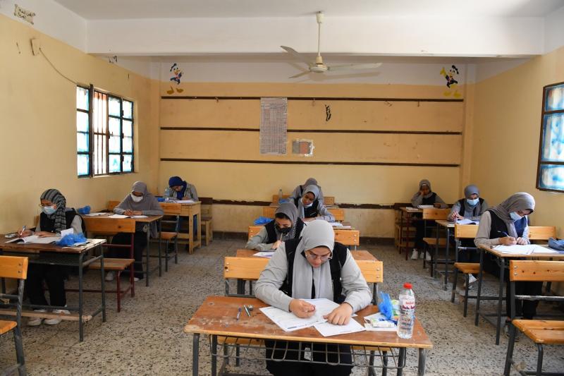 وزارة التربية العراقية: استئناف الامتحانات بالمدارس غدا بعد رفع حظر التجول