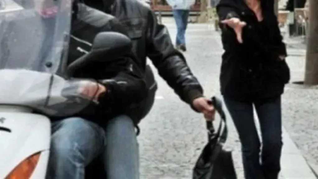 ضبط تشكيل عصابى لسرقة حقائب المارة بأسلوب الخطف بالجيزة