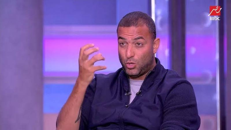 ميدو ينفعل على الهواء بسبب الأهلي