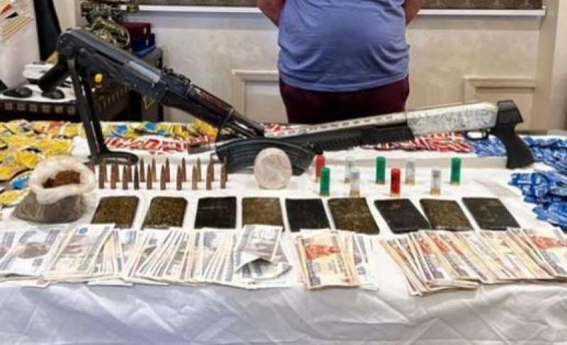 ضبط عنصر شديد الخطورة داخل شقة بالدقى