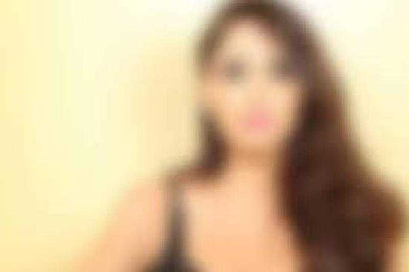 بعد اتهامات الترويج للمثلية والخيانة الزوجية.. فنانة شهيرة تعلق: فخورة بتجربتي