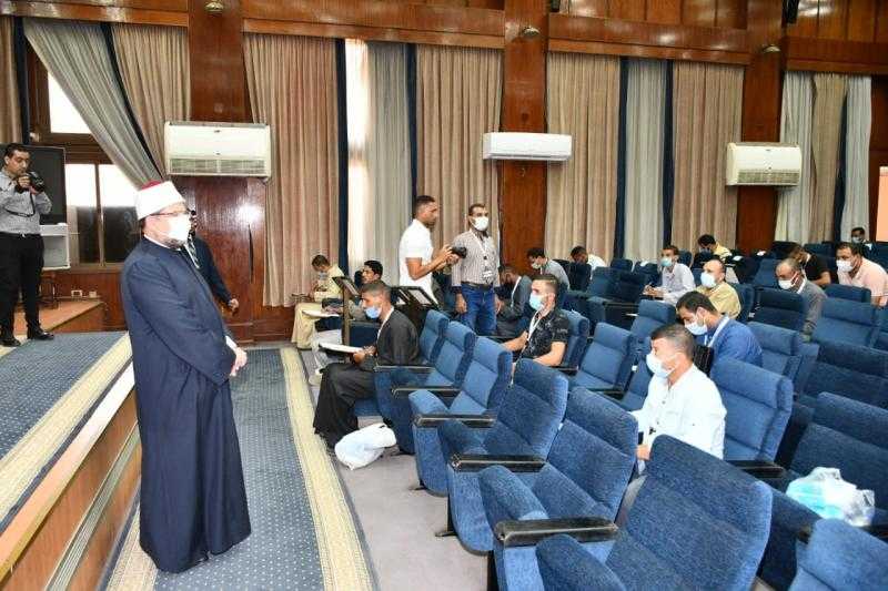 «وزير الأوقاف» يتفقد اختبارات المتقدمين لوظيفة إمام وخطيب.. ويؤكد: «تتم بشفافية»