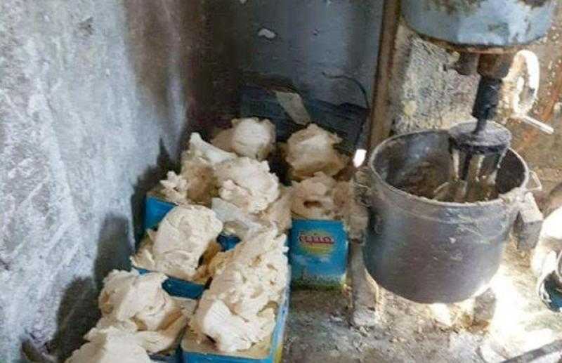 ضبط كمية كبيرة من المواد الغذائية داخل مصنع بسكويت «بدون ترخيص» بالقاهرة