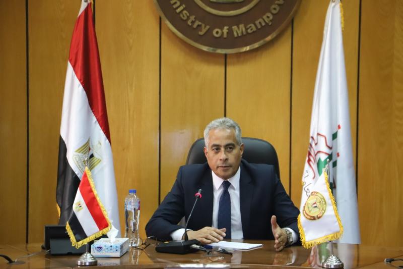 وزير القوى العاملة 