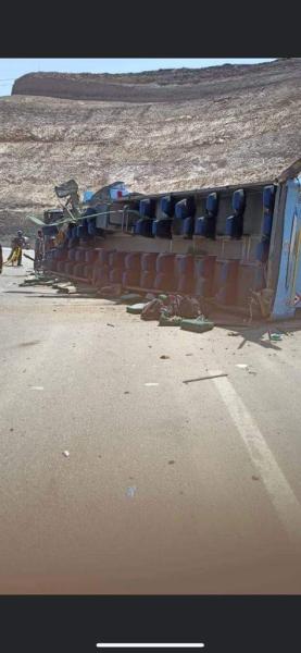 مصرع وإصابة 46 شخصا في انقلاب أتوبيس بطريق الجلالة