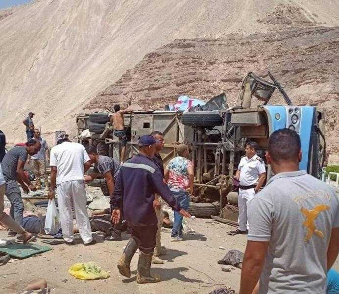 مدير مستشفيات السويس يتابع حالات مصابي أتوبيس الجلالة