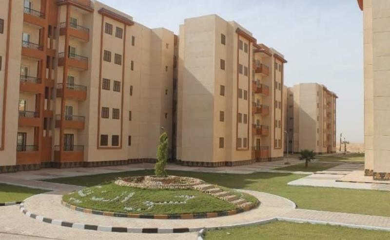 الإسكان: طرح محال وصيدليات للبيع بالمزاد العلني بمدينة القاهرة الجديدة