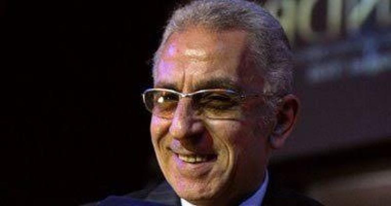 يسرا ناعية المخرج علي عبد الخالق: «فقدنا قيمة فنية عظيمة»